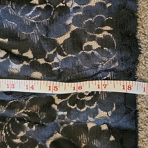 H&M black lace skirt size 4 - Picture 2 of 4